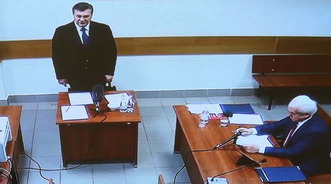 Біглий екс-президент янукович відмовився від своїх захисників, щоб затягнути судовий процес