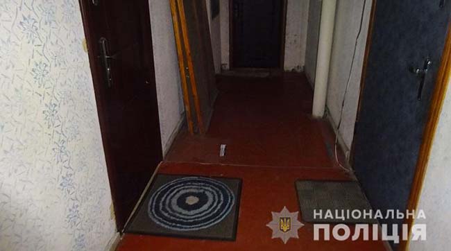 ​У столиці оперативники затримали чоловіка за крадіжку із загального коридору будинку
