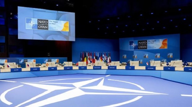 Саміт НАТО організовують під одну конкретну людину - зустрічі проводять короткі, спірних тем уникають, аби не злити Трампа