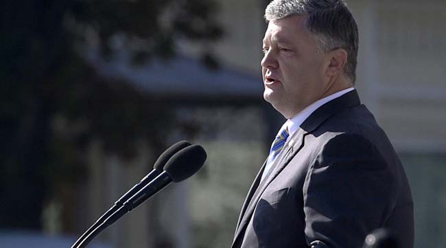 ​Порошенко призначив винними у бідах України демократію і парламентаризм