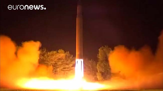 ​КНДР запустила три ракети у бік Японії