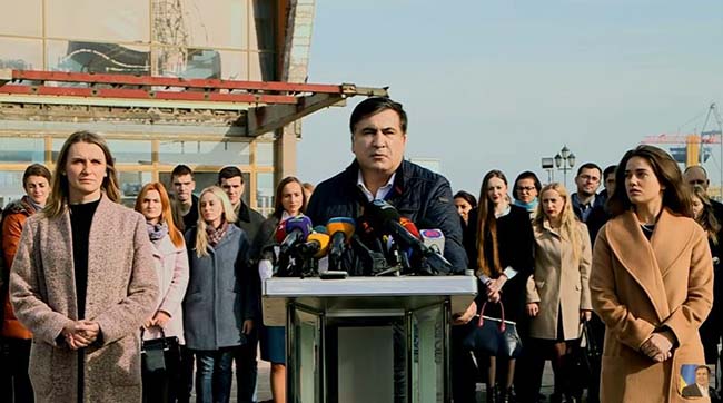 ​Саакашвили подал в отставку, но будет бороться