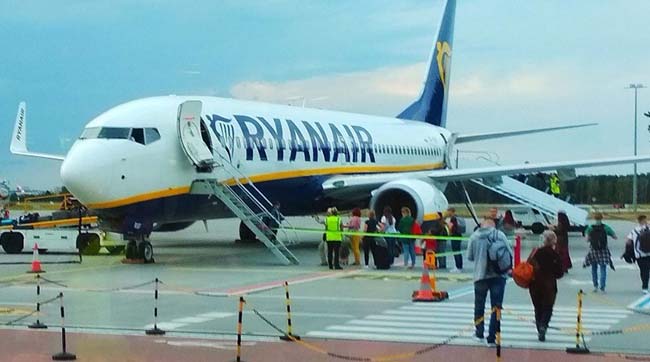 ​Ірландський лоукостер Ryanair оприлюднив дату відновлення рейсу «Бидгощ-Київ» в 2021 році