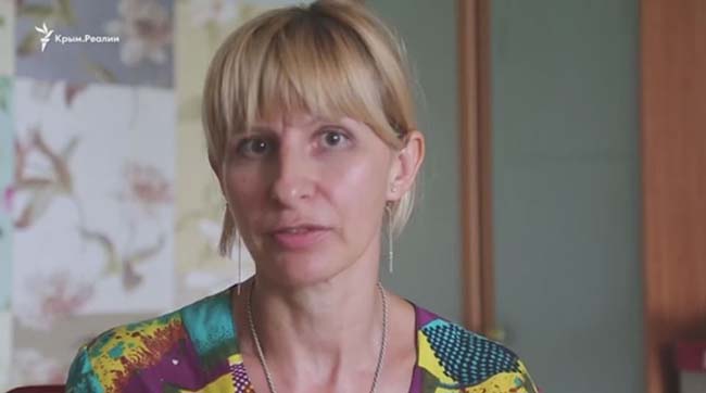 ​Во время обысков у крымской активистки украинскую вышиванку оккупанты признали экстремистской