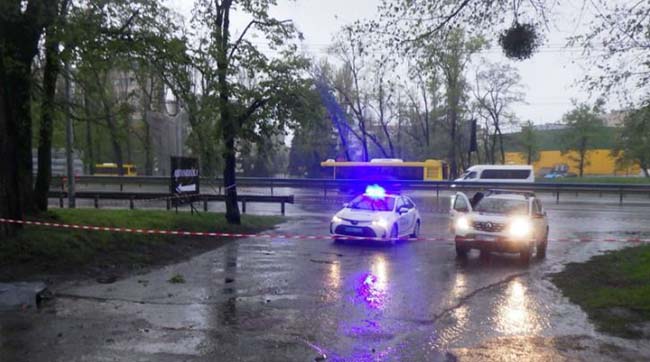 ​Поліція встановлює обставини загибелі чоловіка у Голосіївському районі столиці