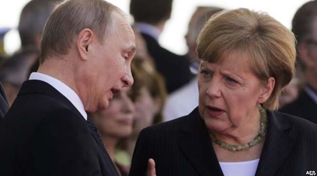 ​Меркель и путин обсудили по телефону ситуацию в Украине