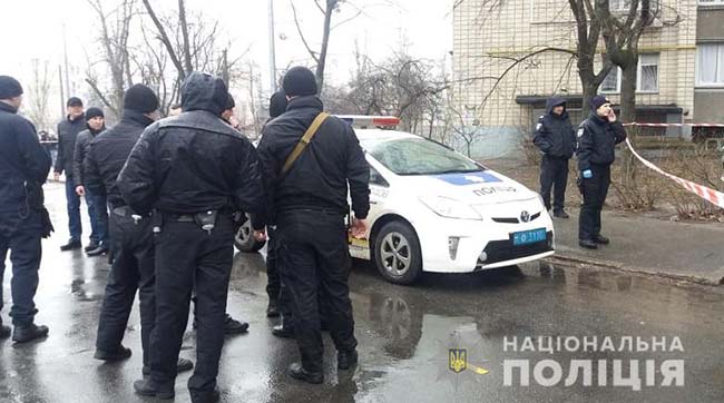 ​Столичні поліцейські розшукують підозрюваного у вбивстві чоловіка в Дніпровському районі
