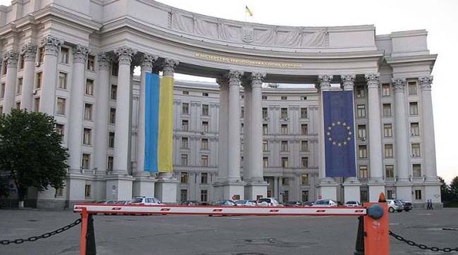 ​Посольство Польщі у Києві звернулося із нотою протесту до МЗС України у зв'язку із інформаційною таблицею у Гуті Пеняцькій