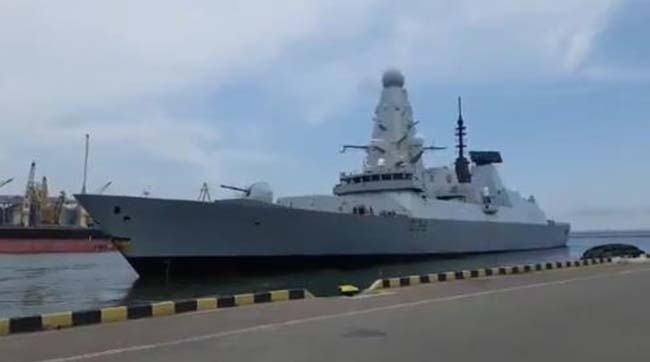 ​Лондон заперечує попереджувальну стрілянину російського судна і бомбометання на шляху есмінця Defender у Чорному морі
