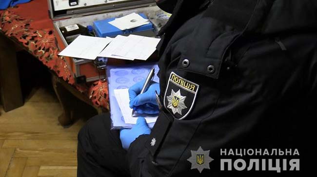 ​У Києві син убив матір та жінку, після чого викинувся з вікна. Поліція веде розслідування