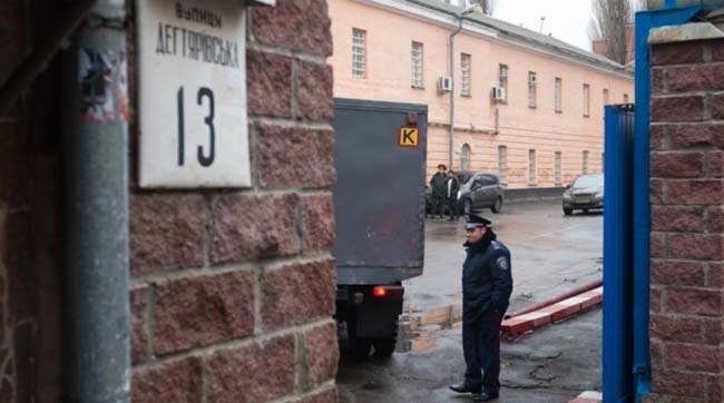 ​Вертухая з Київського СІЗО засуджено до 6 років тюрми за розповсюдження наркотиків