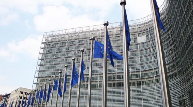 Напередодні свята Незалежності Євросоюз виділив Україні допомогу - чотири мільярди євро