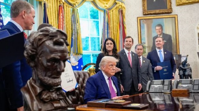Трамп прокоментував заяви путіна щодо переговорів із Україною, а той запропонував зустріч у Стамбулі у четвер, 15 травня