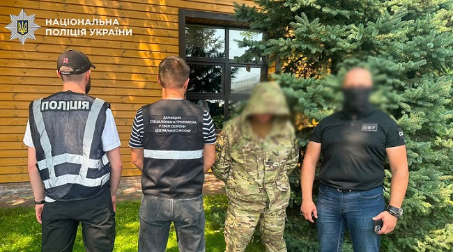 Поліція Києва затримала 43-річного чоловіка, який збував зброю та боєприпаси на території столиці