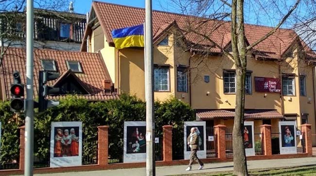 ​Консульство України в Гданську призупинило роботу з 9 березня щонайменше на тиждень