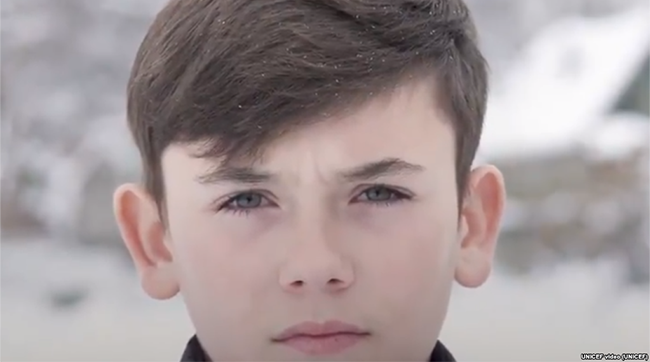 ​ЮНІСЕФ розповів історію 12-річного хлопця, пораненого кулею проросійських терористів в Авдіївці