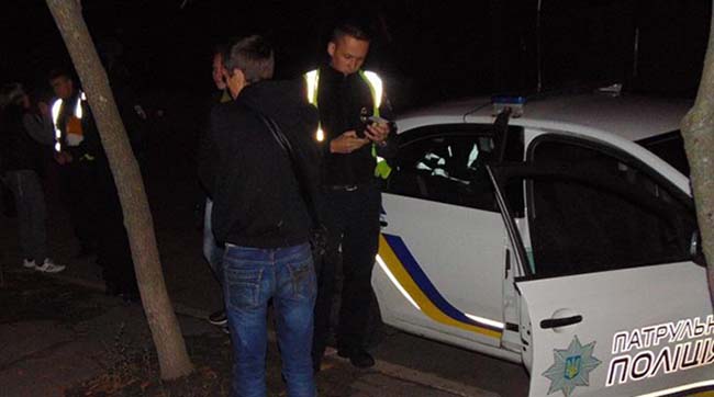 ​У Дніпровському районі перехожі затримали зловмисника, який у маршрутці обікрав пасажирку