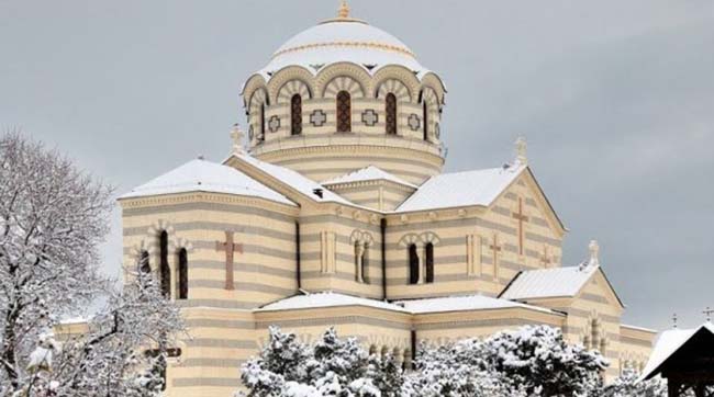 ​В Крыму оккупационные попы не пустили на рождественскую службу около сотни верующих
