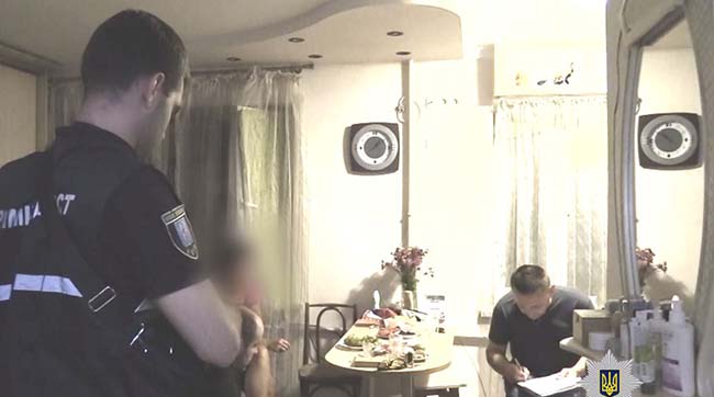 ​Правоохоронці Дарницького району столиці встановлюють обставини вбивства киянина