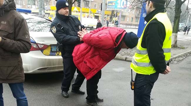 ​У Києві суд виніс вирок чоловіку, який погрожував підірвати приміщення акціонерного товариства