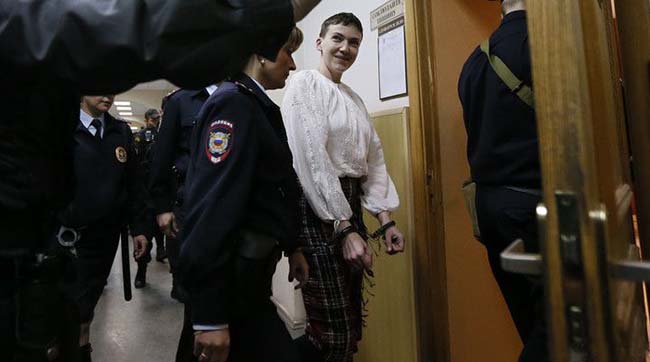 Переговоры об освобождении Надежды Савченко не сорваны, а продолжаются - адвокат