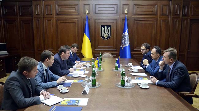 ​Юрій Луценко зустрівся з Главою Представництва ЄС в Україні Хюґом Мінгареллі