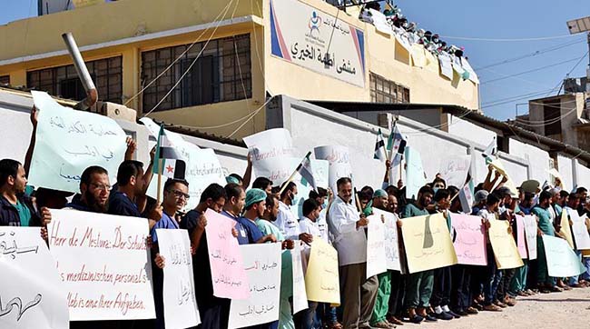 ​Лікарі сирійського Ідлібу протестують проти бомбардувань Асада
