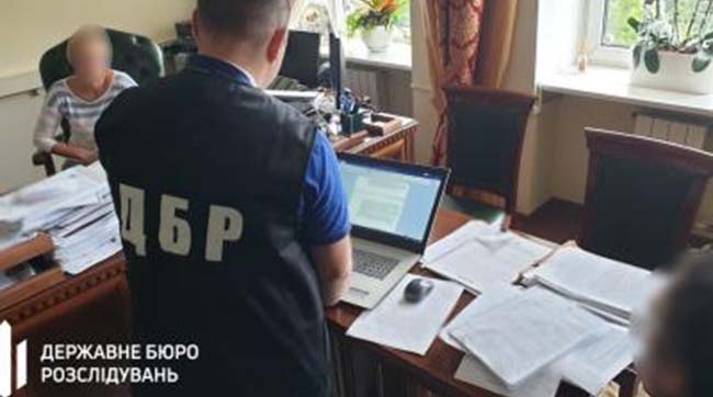 ​ДБР розслідує можливі незаконні дії топ-посадовців ДФС України