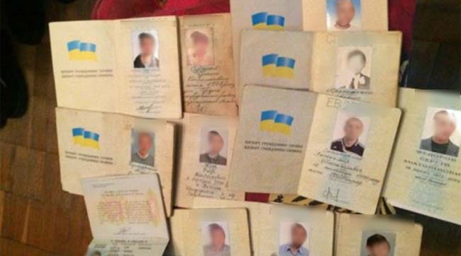 ​На Львівщині керівника підрозділу міграційної служби засуджено за незаконну легалізацію іноземців