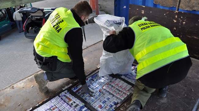 ​У Польщі затримано міжнародну банду з торгівлі контрабандними цигарками з України