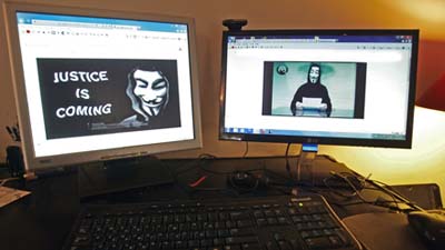 Двух хакеров «Анонимус» британский суд приговорил к тюремному заключению