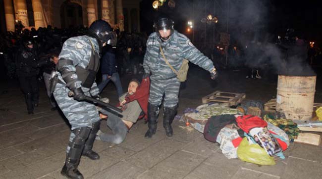 Прокуратура закликає потерпілих, побитих правоохоронцями в центрі Києва, звернутись в слідчі органи