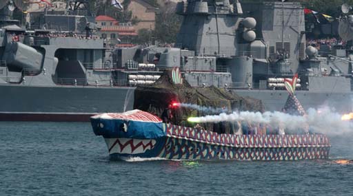 РПЦ изгнала морскую нечисть с празднования Дня ВМФ России