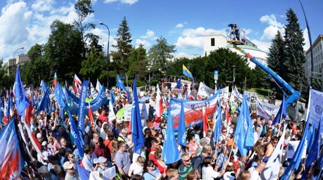 ​У польській столиці пройшли протести проти судової реформи