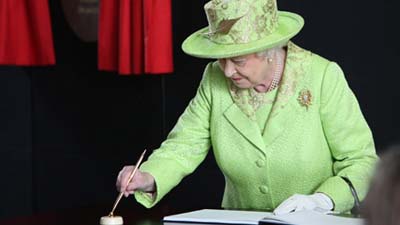 Британская королева защитила слово «империя»