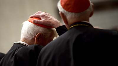 В Ватикане конклав кардиналов начнет выбор нового Папы