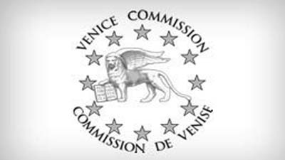 Венеціанська комісія негативно оцінила закон про всеукраїнський референдум та зміни до законодавства про вибори