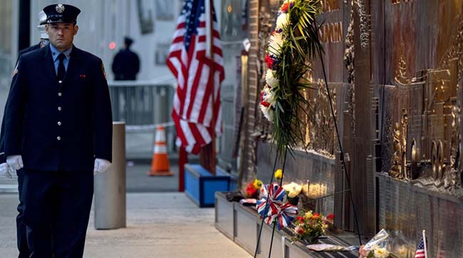 ​У США вшановують пам'ять жертв терактів 11 вересня - руйнування башт-близнюків терористами аль-Каєди