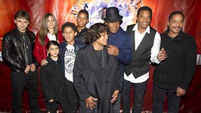 Суд назначил детям Майкла Джексона нового опекуна 