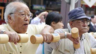 В Японии живут десятки тысяч долгожителей