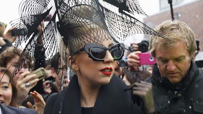 Чашку со следами помады от губ Леди Гага продали на аукционе за 75 тысяч долларов 