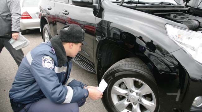 Працівники ДАІ перевірили автомобілі на авторинку «Центральний»