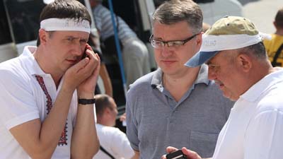 Біля Українського дому зник мобільний зв’язок 