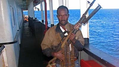 Команда кувейтского танкера отбила атаку сомалийских пиратов