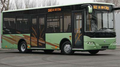 В Запорожской области гаишники разрезали номера автобуса митингующих