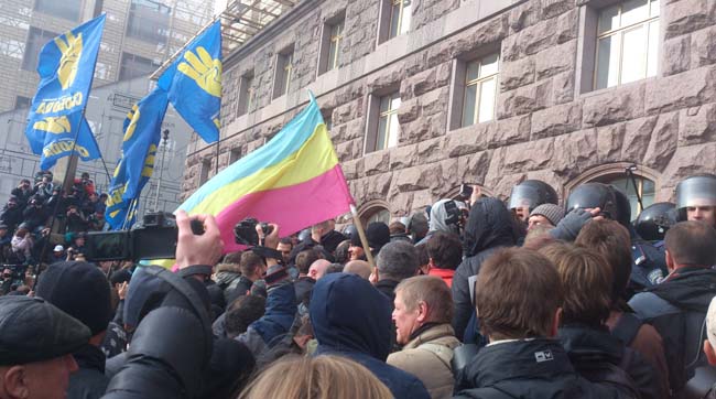 Киевляне протестуют против нелегитимной сессии Гереги-Попова (фоторепортаж)