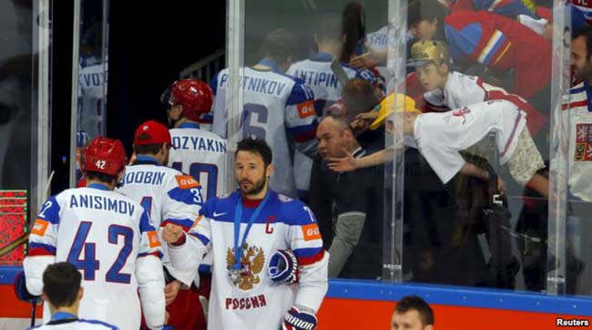 Неуважение российских хоккеистов к гимну Канады оценили в 85 000 долларов