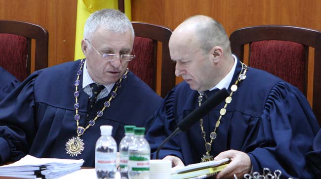 Суд відмовився визнати протиправним «кнопкодавство» у Верховної Ради