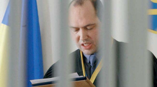 Судью Печерского суда Сергея Вовка снова отстранили от работы