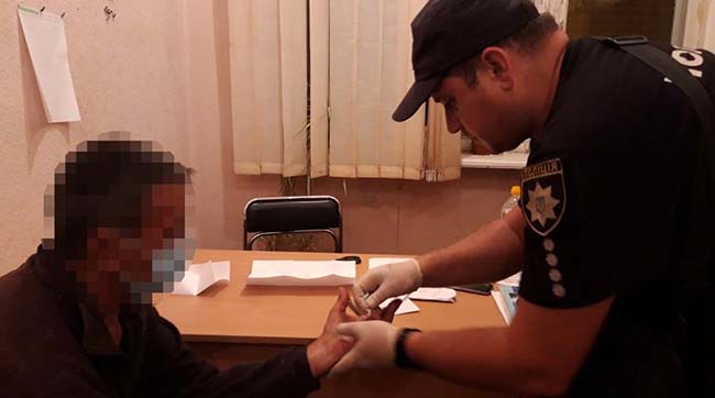 ​На Одещині правоохоронці затримали підозрюваного у зґвалтуванні малолітнього